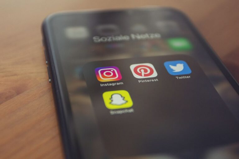 L'Art de la Conversation Asynchrone sur les Réseaux Sociaux : Boostez Votre Engagement en 2025