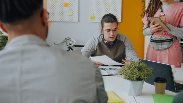 La croissance par l'asymétrie : comment les startups peuvent gagner en évitant la confrontation directe